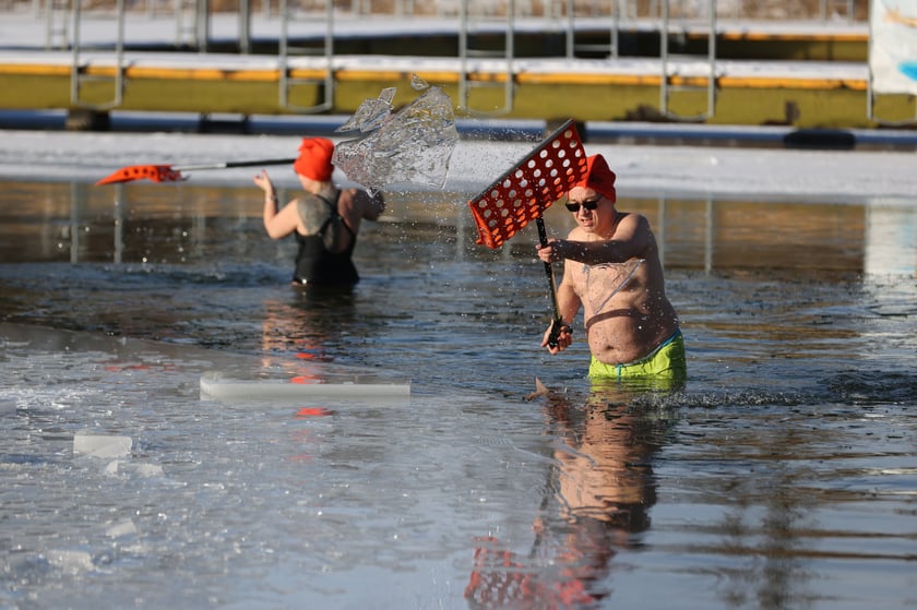 Wrocławskie Morsy świętują Dzień Babci i Dziadk