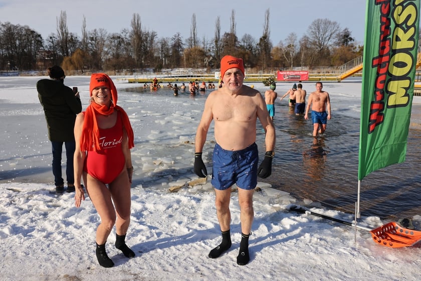 Wrocławskie Morsy świętują Dzień Babci i Dziadk