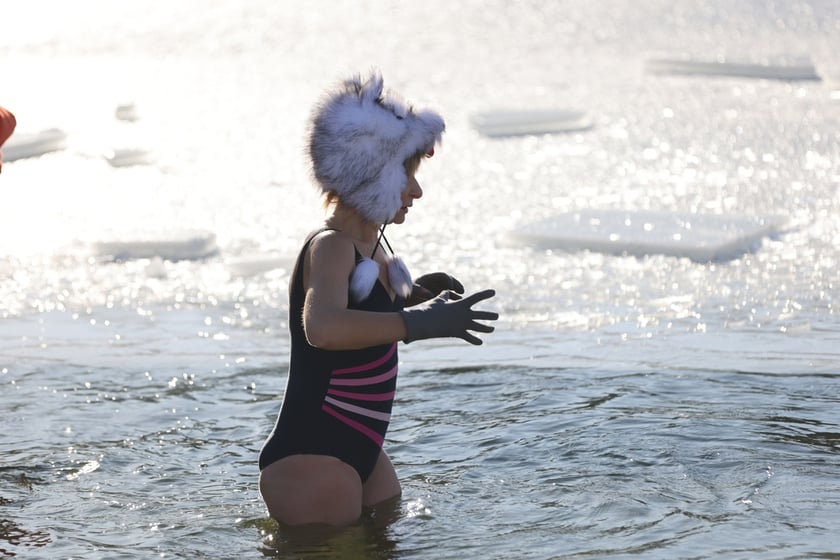 Wrocławskie Morsy świętują Dzień Babci i Dziadk