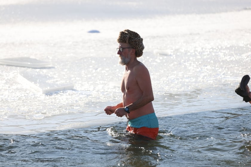 Wrocławskie Morsy świętują Dzień Babci i Dziadk