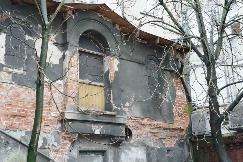 Dawna wytwórnia wódek i likierów Carla Schirdewana obecnie