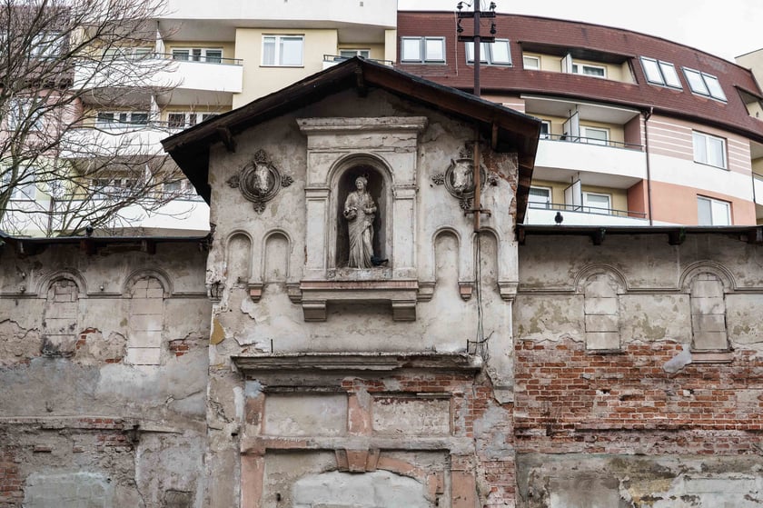 Dawna wytwórnia wódek i likierów Carla Schirdewana obecnie