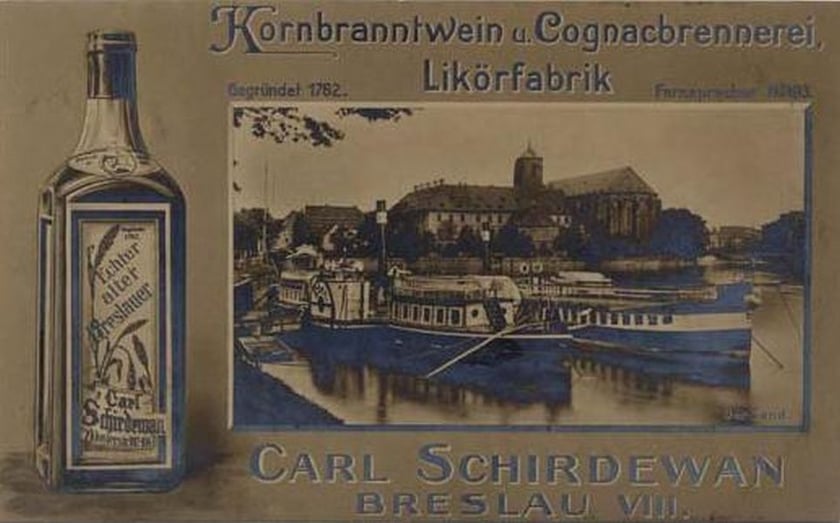 Lata 1900-1920, poczt&oacute;wka reklamowa wytw&oacute;rni w&oacute;dek Carla Schirdewana z widokiem przedstawiającym kości&oacute;ł i bibliotekę "Na Piasku".