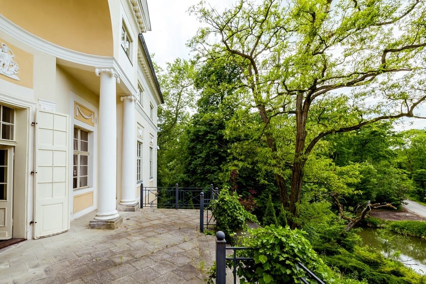 Zespół pałacowo-folwarczny w Samotworze