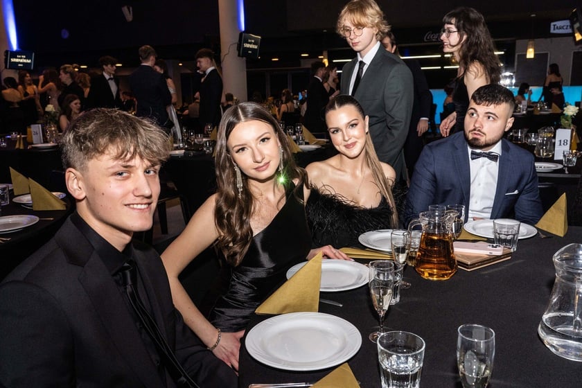 Studniówka maturzystów VII LO we Wrocławiu