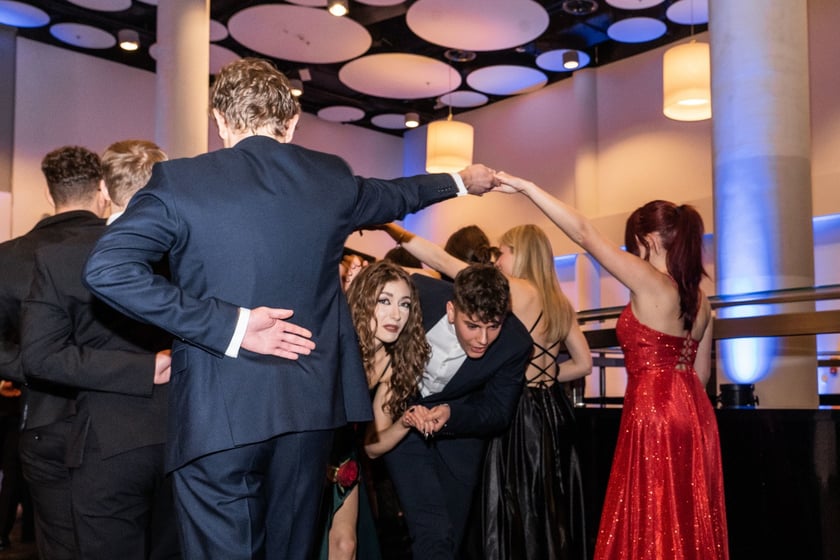 Studniówka maturzystów VII LO we Wrocławiu