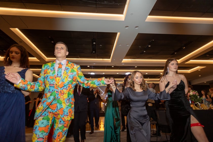 Studni&oacute;wka uczni&oacute;w&nbsp;klas maturalnych XIII LO im. Aleksandra Fredry we Wrocławiu