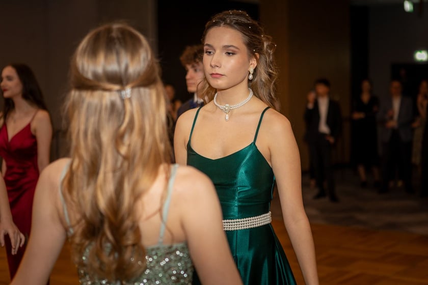 Studni&oacute;wka uczni&oacute;w&nbsp;klas maturalnych XIII LO im. Aleksandra Fredry we Wrocławiu