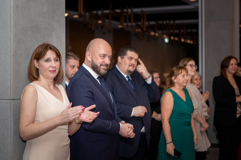 Studni&oacute;wka uczni&oacute;w&nbsp;klas maturalnych XIII LO im. Aleksandra Fredry we Wrocławiu