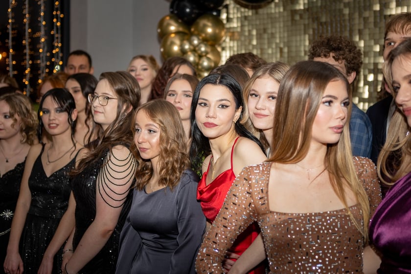 Studni&oacute;wka uczni&oacute;w&nbsp;klas maturalnych XIII LO im. Aleksandra Fredry we Wrocławiu