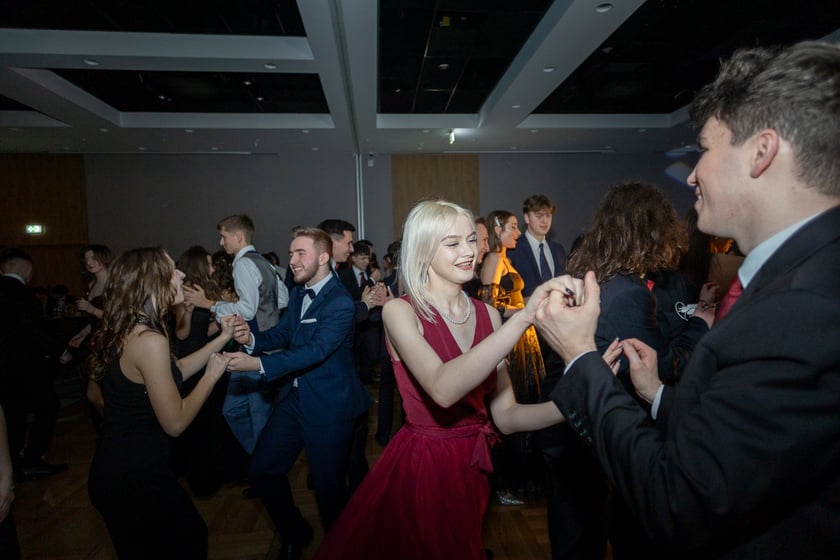 Studni&oacute;wka uczni&oacute;w&nbsp;klas maturalnych XIII LO im. Aleksandra Fredry we Wrocławiu