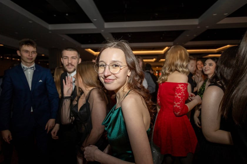 Studni&oacute;wka uczni&oacute;w&nbsp;klas maturalnych XIII LO im. Aleksandra Fredry we Wrocławiu