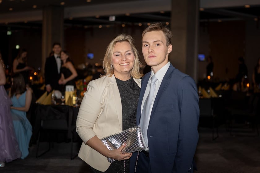 Studni&oacute;wka uczni&oacute;w&nbsp;klas maturalnych XIII LO im. Aleksandra Fredry we Wrocławiu