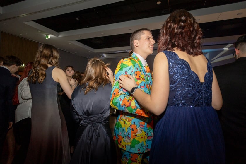 Studni&oacute;wka uczni&oacute;w&nbsp;klas maturalnych XIII LO im. Aleksandra Fredry we Wrocławiu