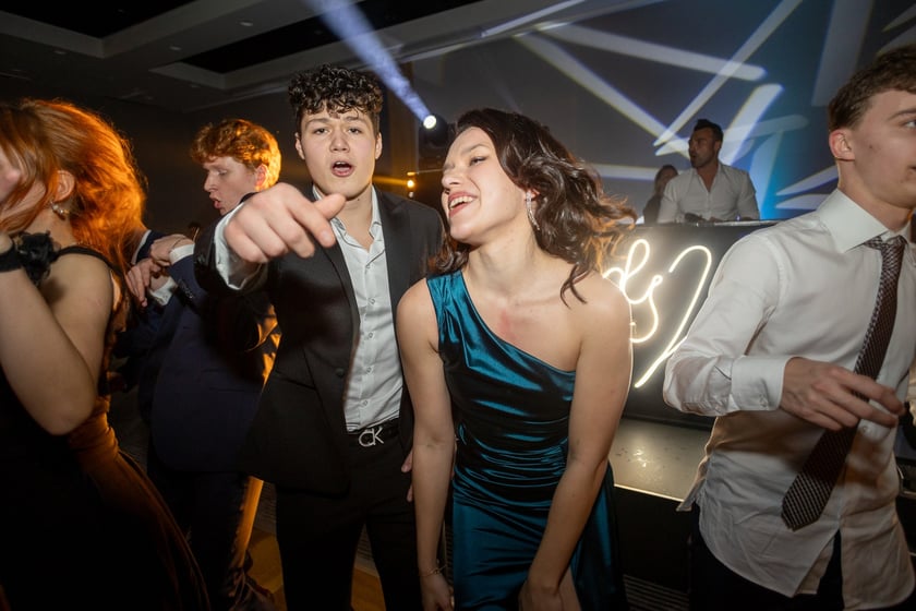 Studni&oacute;wka uczni&oacute;w&nbsp;klas maturalnych XIII LO im. Aleksandra Fredry we Wrocławiu