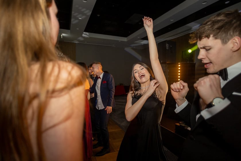 Studni&oacute;wka uczni&oacute;w&nbsp;klas maturalnych XIII LO im. Aleksandra Fredry we Wrocławiu