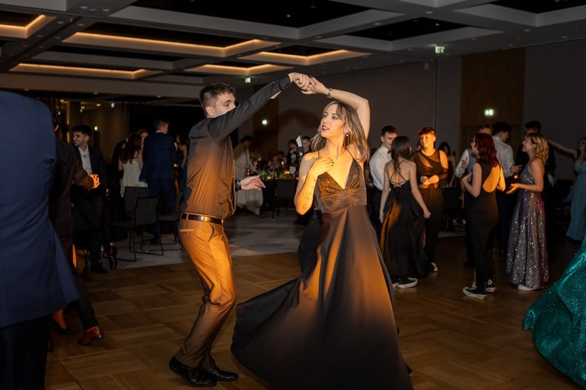 Studni&oacute;wka uczni&oacute;w&nbsp;klas maturalnych XIII LO im. Aleksandra Fredry we Wrocławiu