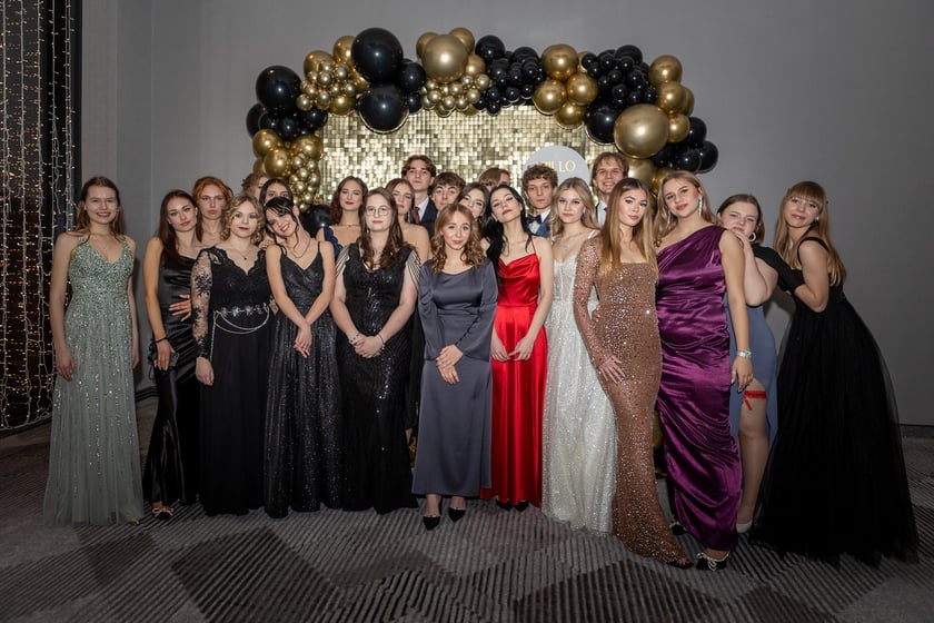 Studni&oacute;wka uczni&oacute;w&nbsp;klas maturalnych XIII LO im. Aleksandra Fredry we Wrocławiu