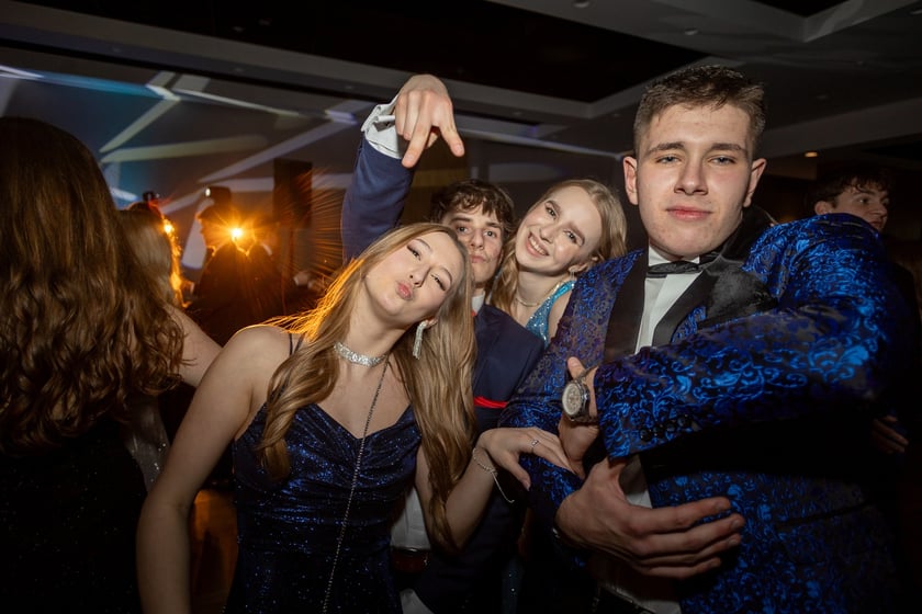 Studni&oacute;wka uczni&oacute;w&nbsp;klas maturalnych XIII LO im. Aleksandra Fredry we Wrocławiu