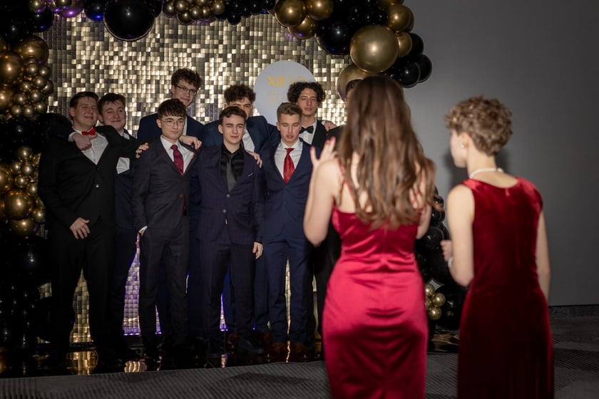 Studni&oacute;wka uczni&oacute;w&nbsp;klas maturalnych XIII LO im. Aleksandra Fredry we Wrocławiu