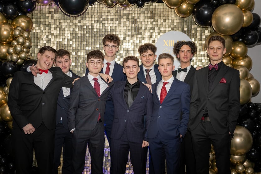 Studni&oacute;wka uczni&oacute;w&nbsp;klas maturalnych XIII LO im. Aleksandra Fredry we Wrocławiu