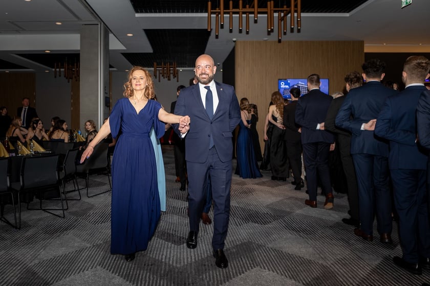 Studni&oacute;wka uczni&oacute;w&nbsp;klas maturalnych XIII LO im. Aleksandra Fredry we Wrocławiu