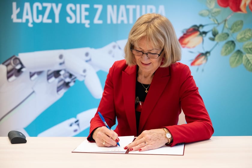 Uroczystość podpisania porozumienia pomiędzy Zespołem Szkół nr 3 a Uniwersytetem Przyrodniczym we Wrocławiu