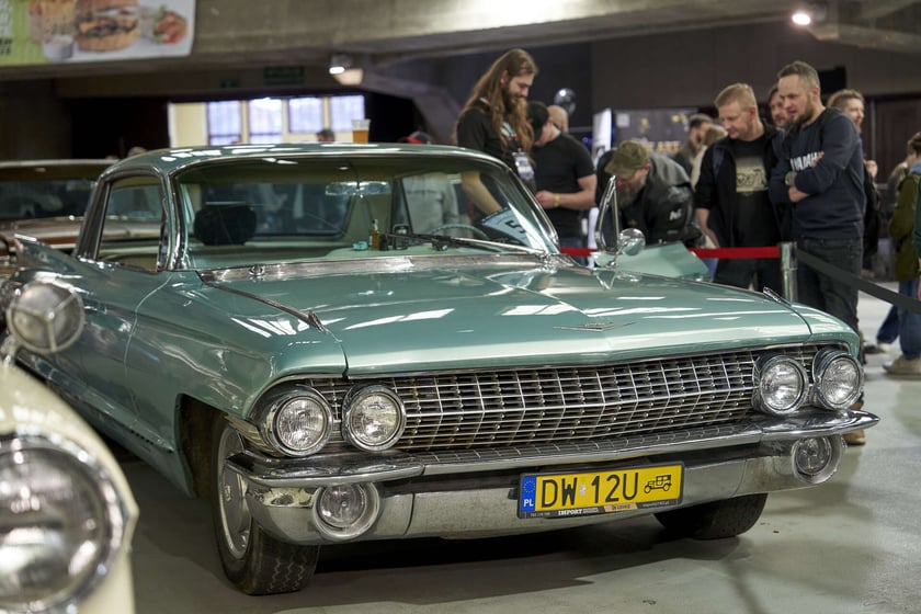 Kustomhead 2024 w Hali Stulecia - zabytkowe amerykańskie pojazdy we Wrocławiu