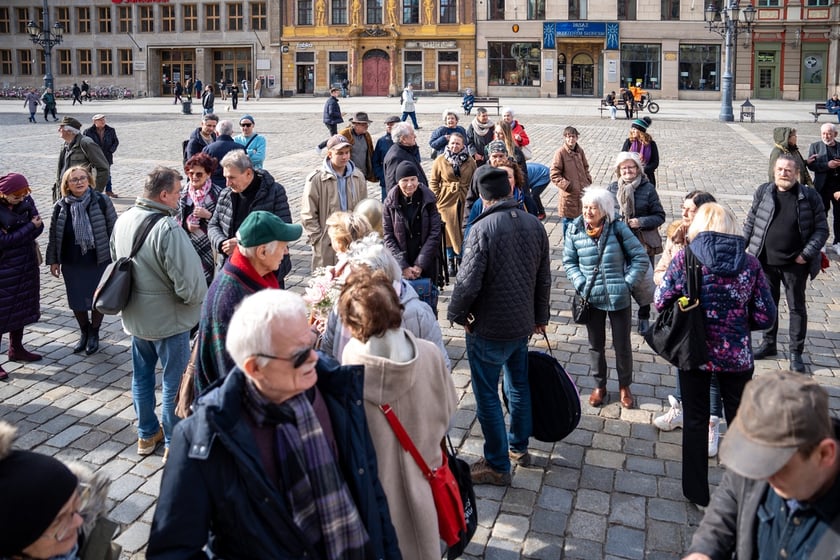 Odsłonięcie krasnala Stanisława Wolskiego