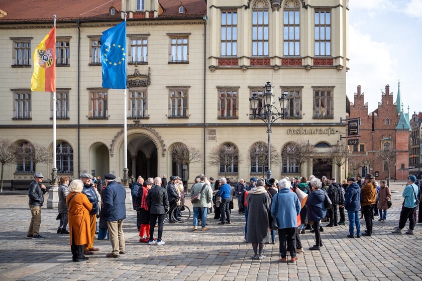 Odsłonięcie krasnala Stanisława Wolskiego