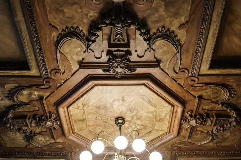 Kamienice na Łokietka 11Wnętrza kamienicy przy Łokietka 11