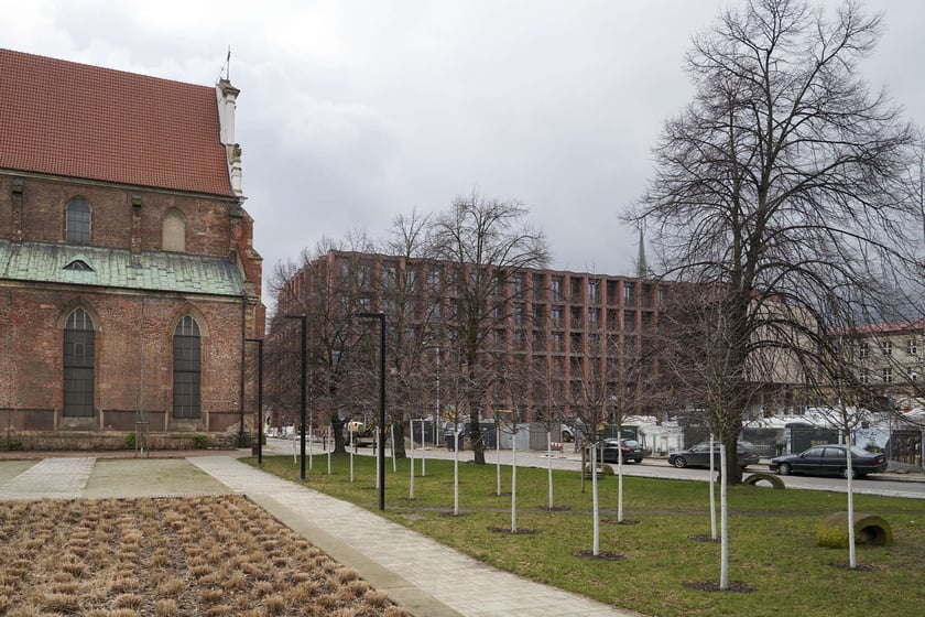 Budowa Bernardyńskiej 4, luty 2024
