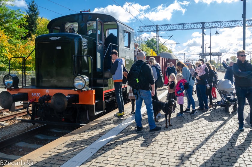 Wystawa lokomotyw i wagonów zorganizowana przez Klub Sympatyków Kolei we Wrocławiu