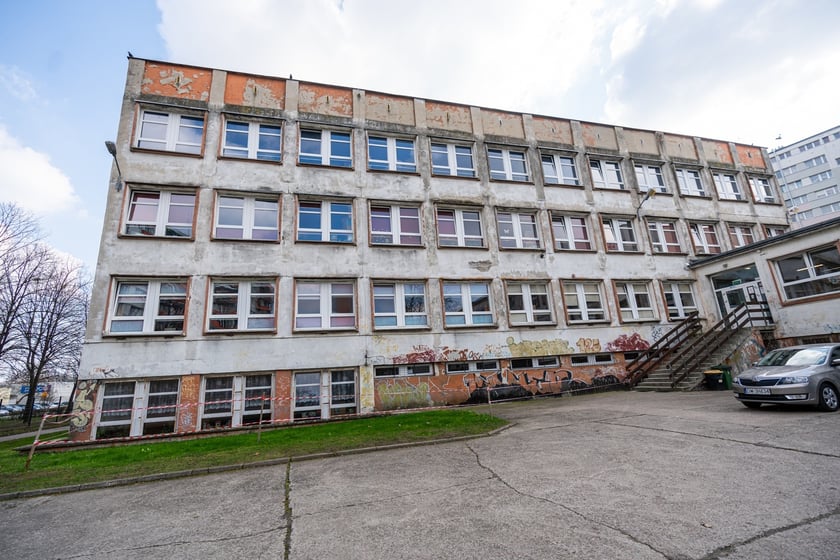 Szkoła Podstawowa nr 3 przy ulicy Bobrzej