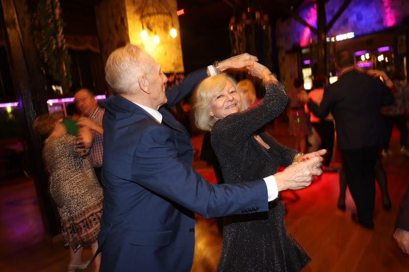 Bal z okazji Dnia Kobiet - Rock'n'rollowa Dama - lata 50. w Restauracji Letniej