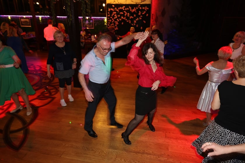 Bal z okazji Dnia Kobiet - Rock'n'rollowa Dama - lata 50. w Restauracji Letniej