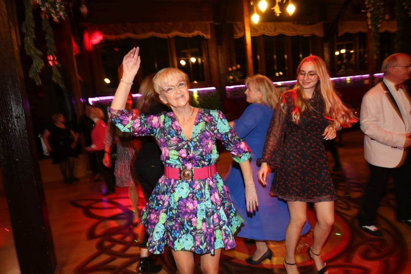 Bal z okazji Dnia Kobiet - Rock'n'rollowa Dama - lata 50. w Restauracji Letniej