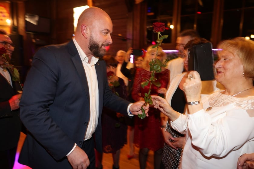 Bal z okazji Dnia Kobiet - Rock'n'rollowa Dama - lata 50. w Restauracji Letniej