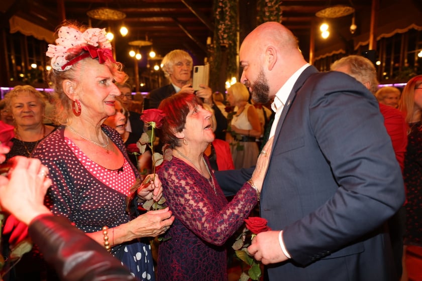 Bal z okazji Dnia Kobiet - Rock'n'rollowa Dama - lata 50. w Restauracji Letniej