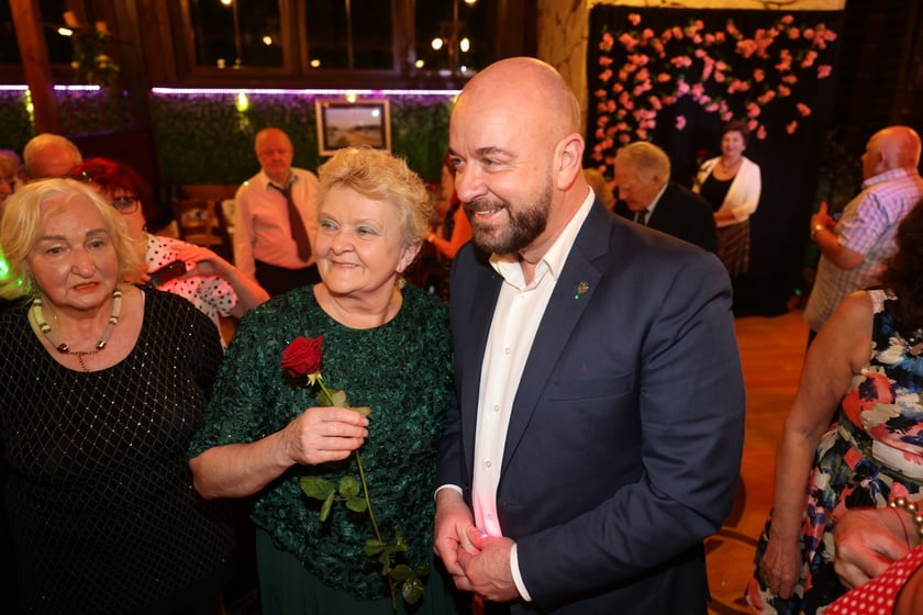 Bal z okazji Dnia Kobiet - Rock'n'rollowa Dama - lata 50. w Restauracji Letniej