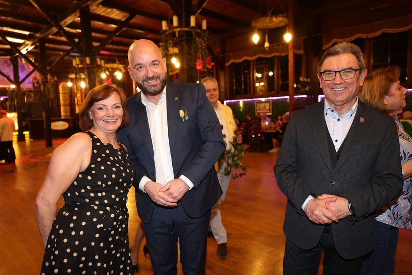 Bal z okazji Dnia Kobiet - Rock'n'rollowa Dama - lata 50. w Restauracji Letniej