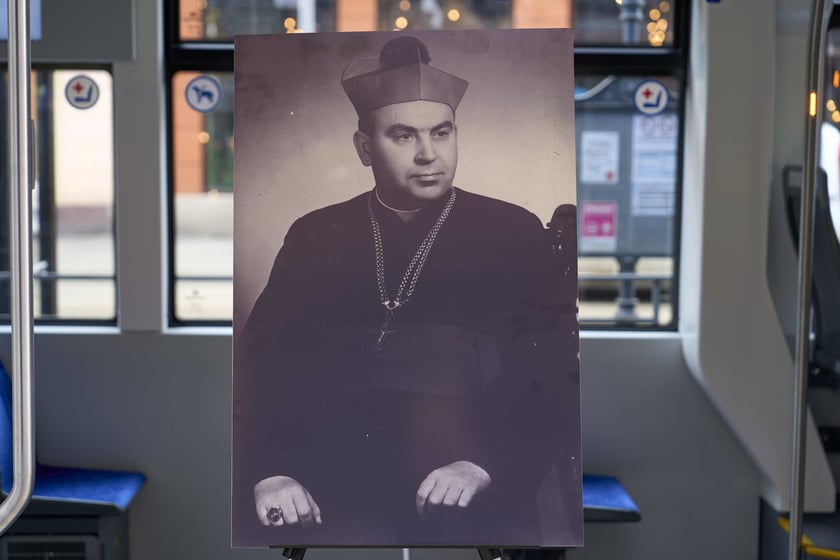 Nadanie tramwajowi imienia kard. Bolesława Kominka