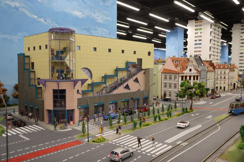 Na makiecie możemy zobaczyć także budynki, których już nie ma we Wrocławiu. Tu słynny Solpol przy Świdnickiej