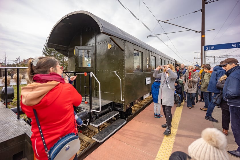 Pociąg retro, czyli kolejowe zakamarki Wrocławia - otwarcie sezonu 2024