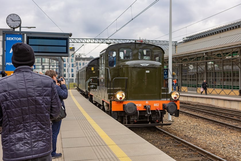 Pociąg retro, czyli kolejowe zakamarki Wrocławia - otwarcie sezonu 2024