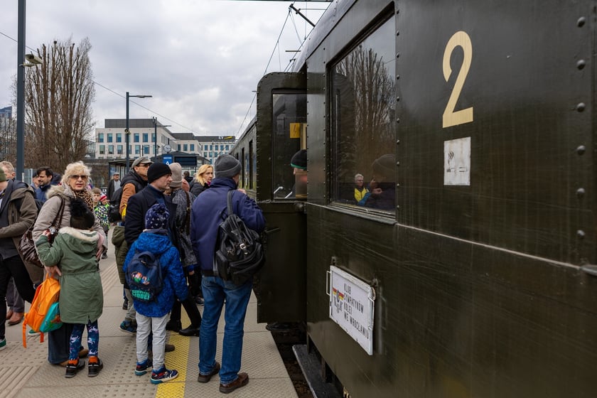 Pociąg retro, czyli kolejowe zakamarki Wrocławia - otwarcie sezonu 2024