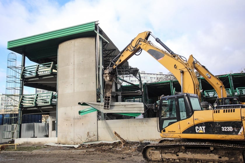 Wyburzanie parkingu przy Swobodnej, luty 2023