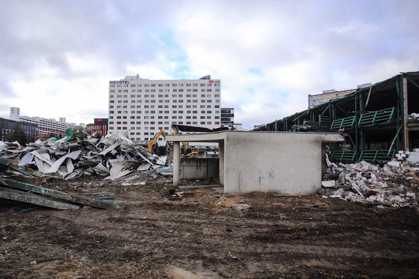 Wyburzanie parkingu przy Swobodnej, luty 2023