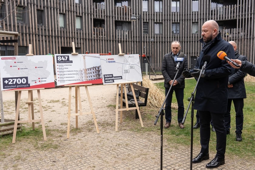 Prezydent Jacek Sutryk ogłasza na Żernikach wybudowanie nowych mieszkań
