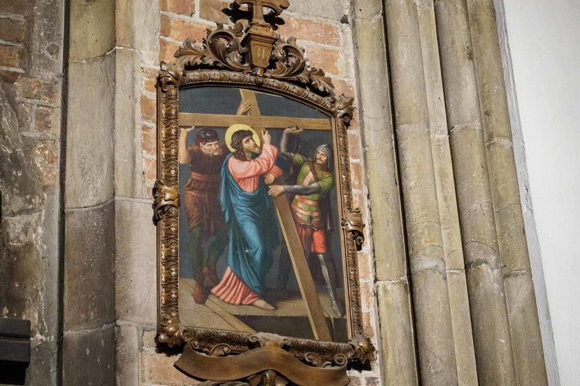 Przygotowania do świąt wielkanocnych w katedrze we Wrocławiu